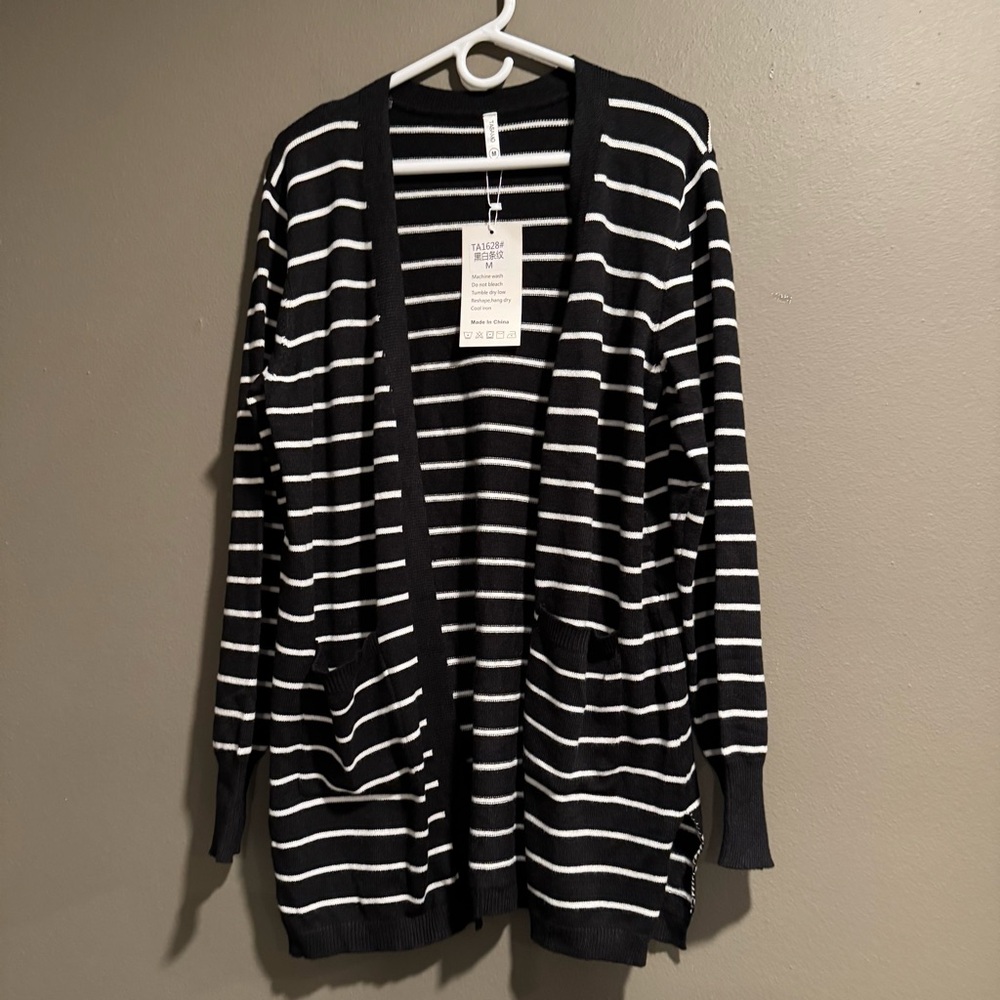 Tasamo Black and White Striped Sweater Size Medium
